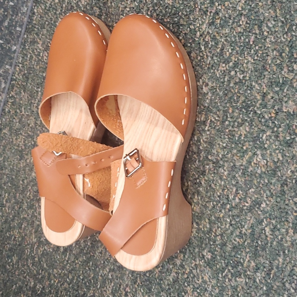 Brown  clogs size 6